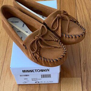 NEW ! 6.5 Moccasin Minnetonka Women's Kilty Brown Softsole w/Box